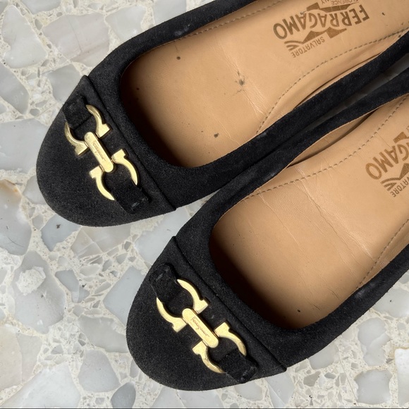 Ferragamo black suede flats - Picture 2 of 3